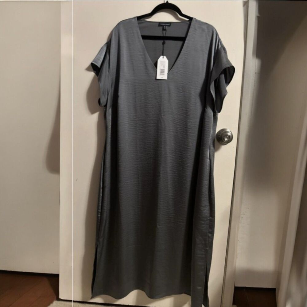 Universal Standard Cindy Satin V-Neck Midi Dress Women's 4XS Grey Short Sleeve